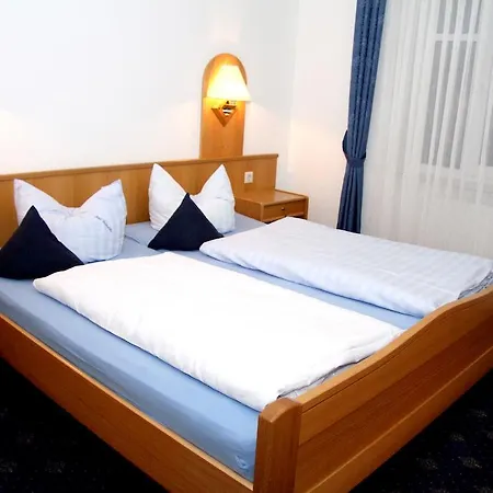 Hotell Restaurant Bergeshöhe 3*